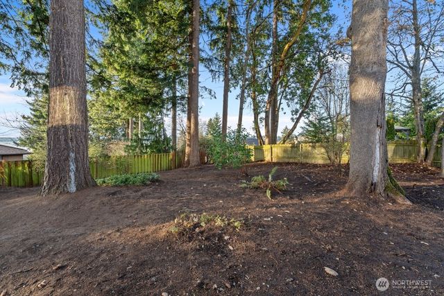 1619 S 226th Place, Des Moines, WA 98198