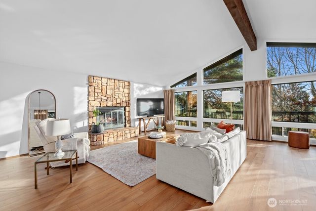 1619 S 226th Place, Des Moines, WA 98198