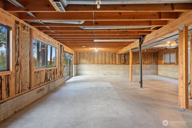 1619 S 226th Place, Des Moines, WA 98198