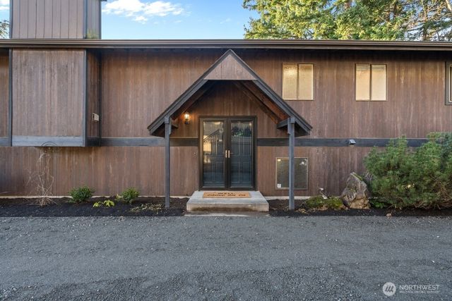 1619 S 226th Place, Des Moines, WA 98198