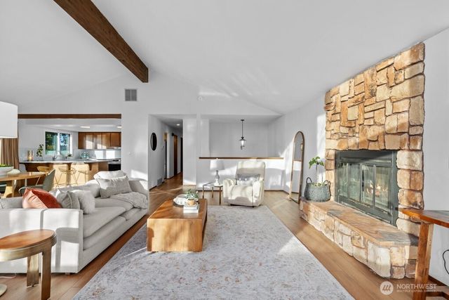 1619 S 226th Place, Des Moines, WA 98198