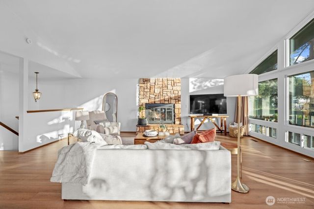 1619 S 226th Place, Des Moines, WA 98198