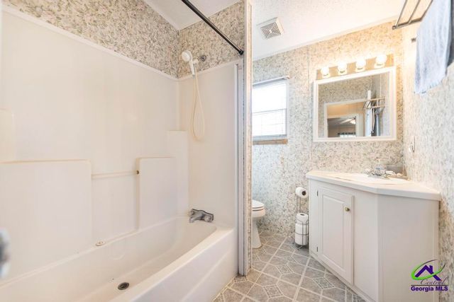 100 Coventry Manor Court, Byron, GA 31008