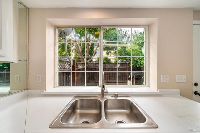 624 Daniels Ave, Vallejo, CA 94590