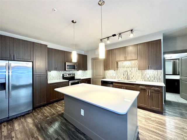 5454 Washington Avenue 3215, Houston, TX 77007