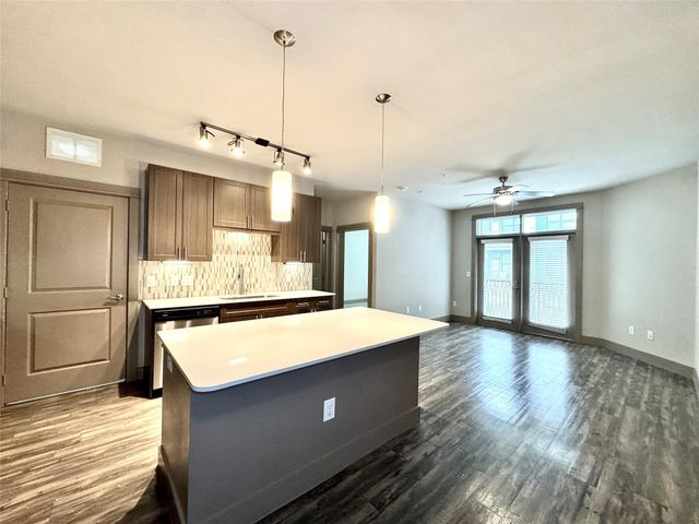 5454 Washington Avenue 3215, Houston, TX 77007