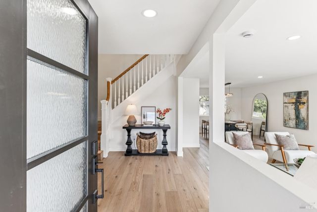 113 Greenridge Ct, Petaluma, CA 94952