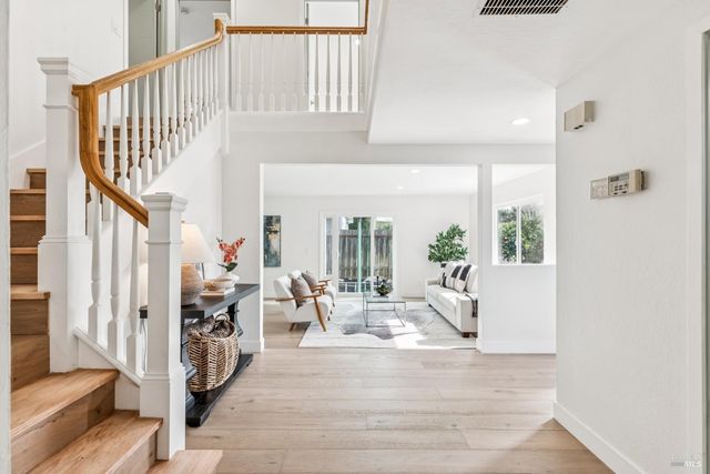 113 Greenridge Ct, Petaluma, CA 94952