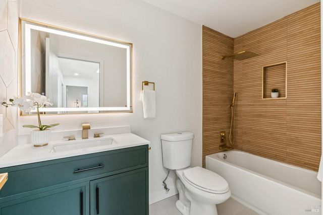 113 Greenridge Ct, Petaluma, CA 94952