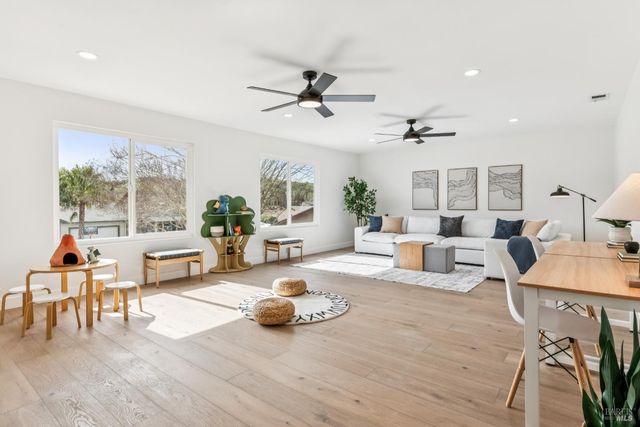 113 Greenridge Ct, Petaluma, CA 94952