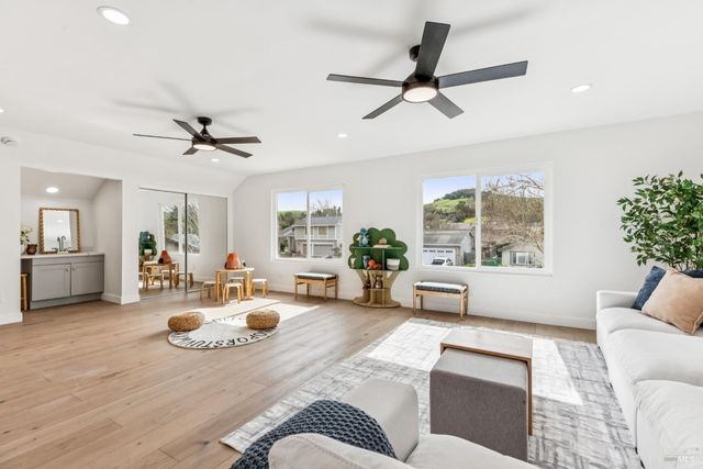 113 Greenridge Ct, Petaluma, CA 94952