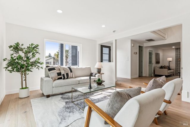 113 Greenridge Ct, Petaluma, CA 94952