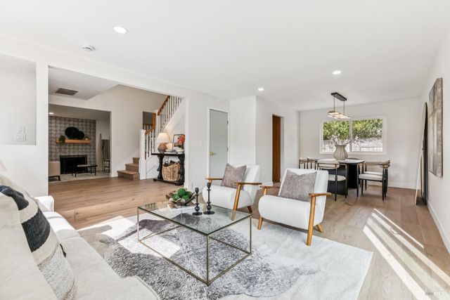 113 Greenridge Ct, Petaluma, CA 94952