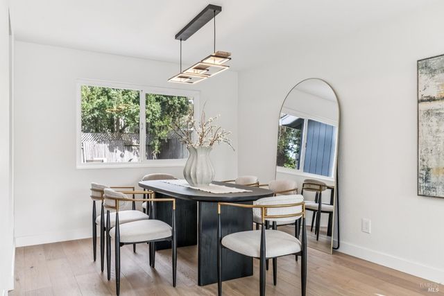 113 Greenridge Ct, Petaluma, CA 94952