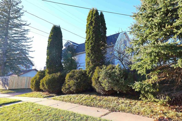 311 7th St W, Ashland, WI 54806