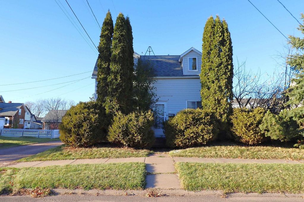 311 7th St W, Ashland, WI 54806