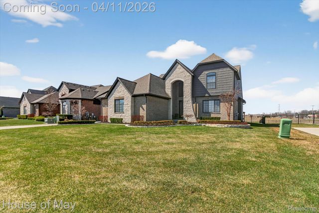 54933 Black Hills Lane, Shelby Charter Township, MI 48316