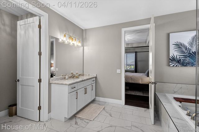 54933 Black Hills Lane, Shelby Charter Township, MI 48316