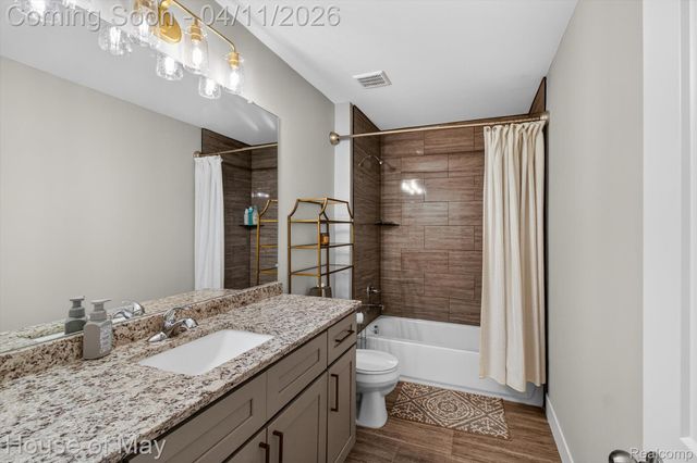 54933 Black Hills Lane, Shelby Charter Township, MI 48316