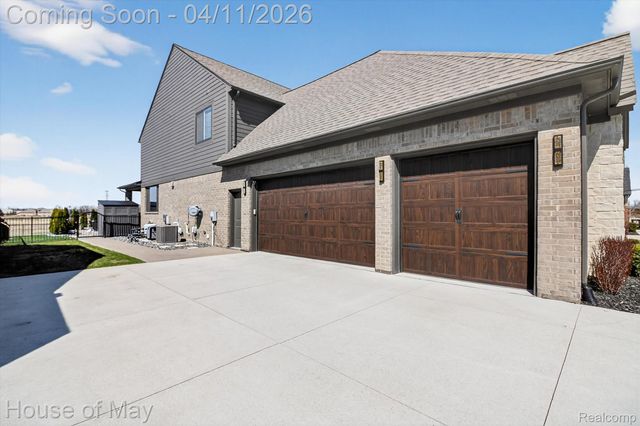 54933 Black Hills Lane, Shelby Charter Township, MI 48316