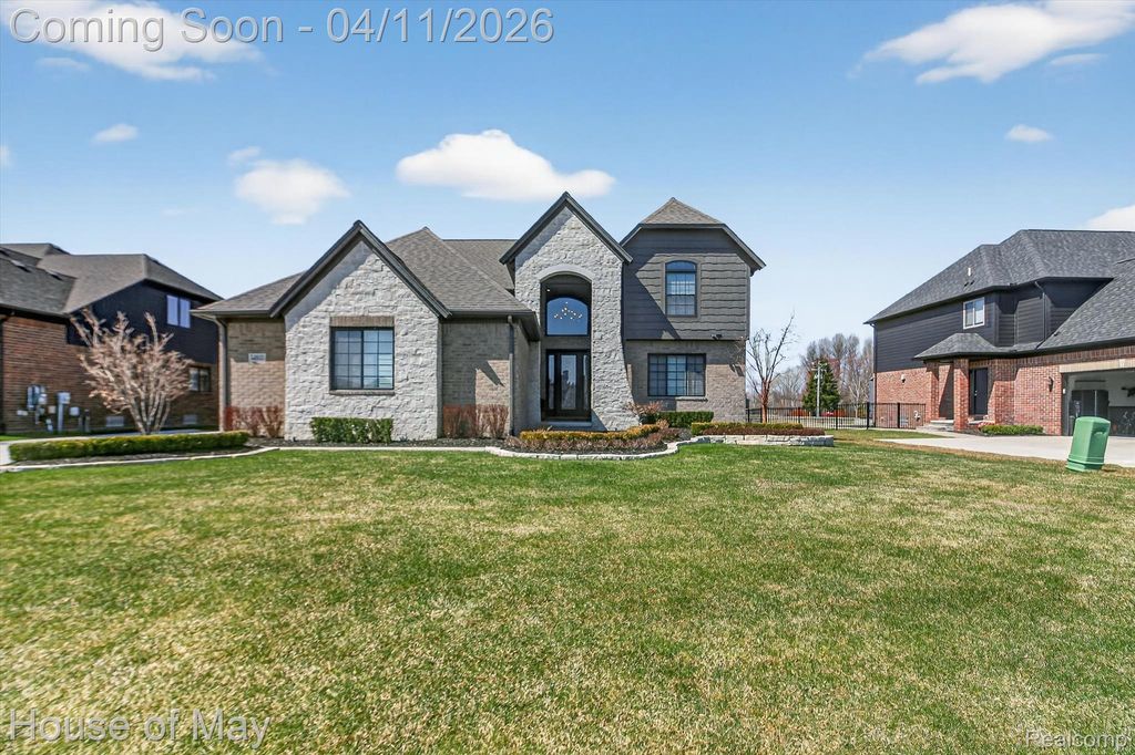 54933 Black Hills Lane, Shelby Charter Township, MI 48316