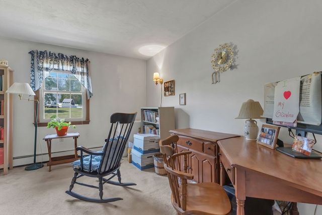 31 Fox Run Rd, Bellingham, MA 02019