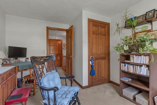 31 Fox Run Rd, Bellingham, MA 02019