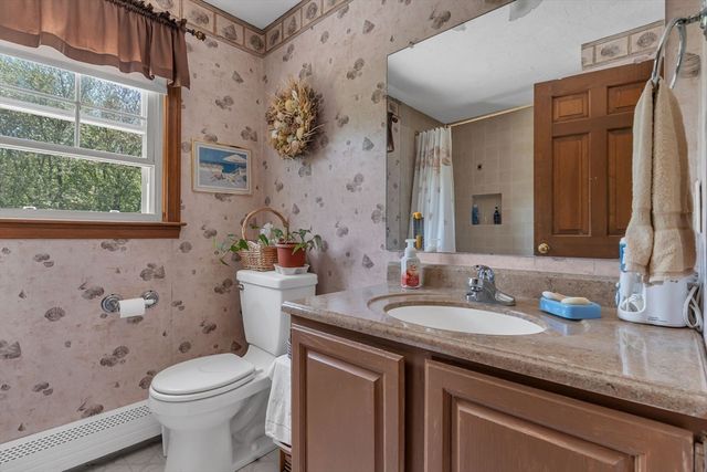 31 Fox Run Rd, Bellingham, MA 02019