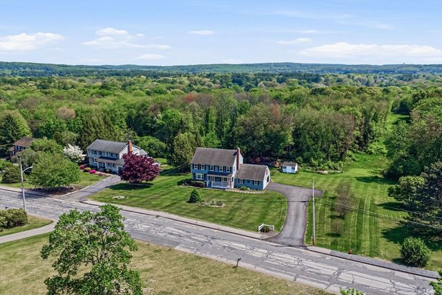 31 Fox Run Rd, Bellingham, MA 02019