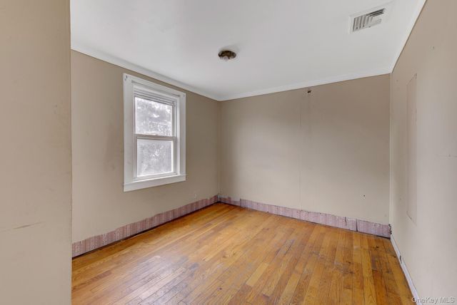 104 E Pennywood Avenue, Roosevelt, NY 11575