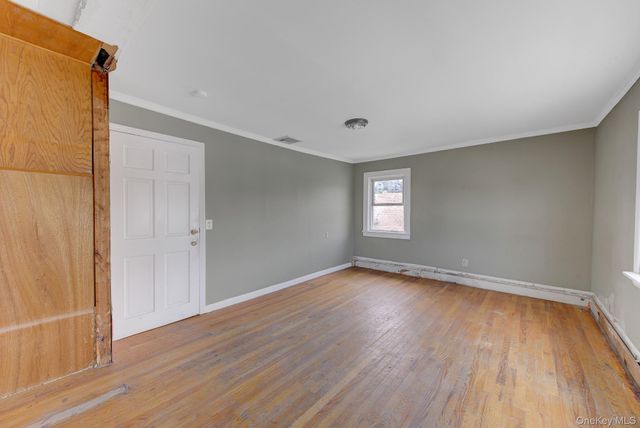 104 E Pennywood Avenue, Roosevelt, NY 11575