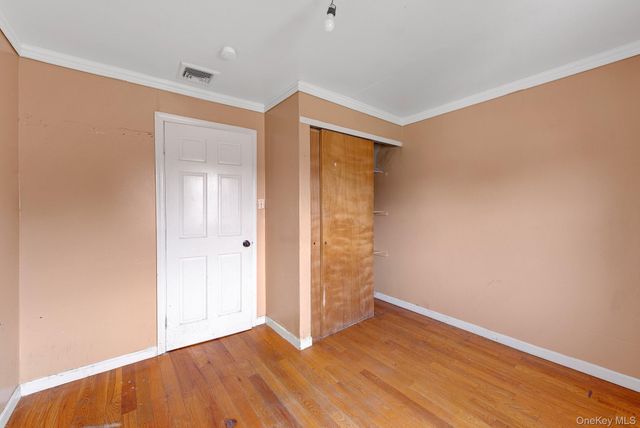 104 E Pennywood Avenue, Roosevelt, NY 11575
