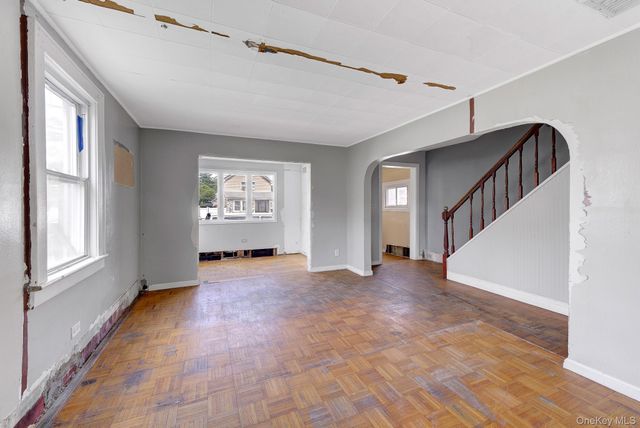 104 E Pennywood Avenue, Roosevelt, NY 11575