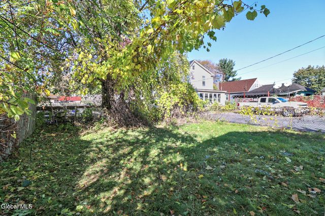 1337 8th Avenue, Schenectady, NY 12303