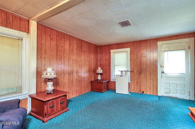 1337 8th Avenue, Schenectady, NY 12303