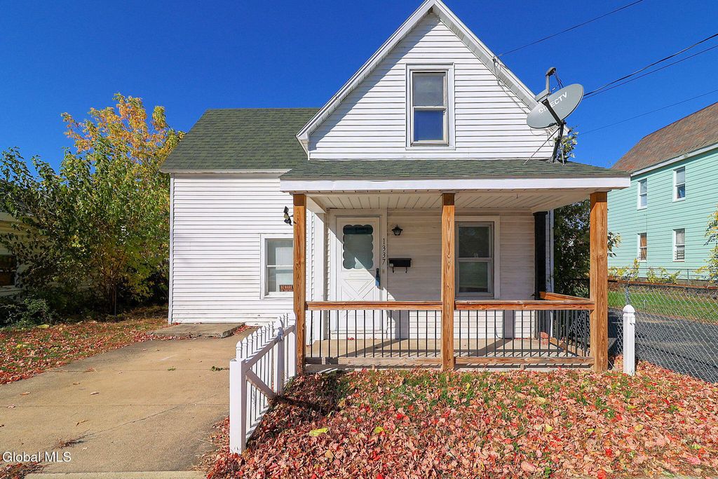 1337 8th Avenue, Schenectady, NY 12303