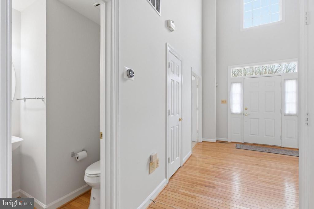 Image 10 of property listing at 2207 ARCTIC FOX DR, Bowie, MD 20721