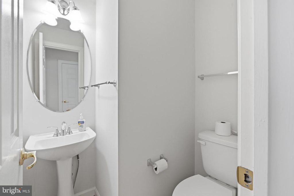 Image 11 of property listing at 2207 ARCTIC FOX DR, Bowie, MD 20721