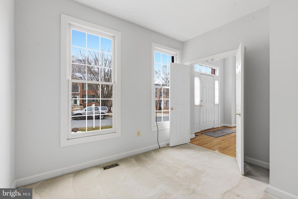 Image 4 of property listing at 2207 ARCTIC FOX DR, Bowie, MD 20721