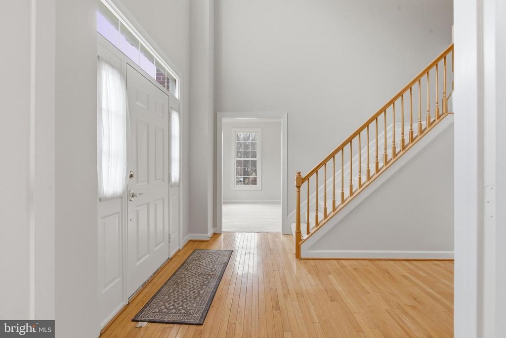 Image 5 of property listing at 2207 ARCTIC FOX DR, Bowie, MD 20721