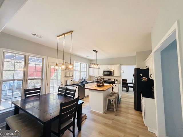 552 Glen Level Circle, Sugar Hill, GA 30518