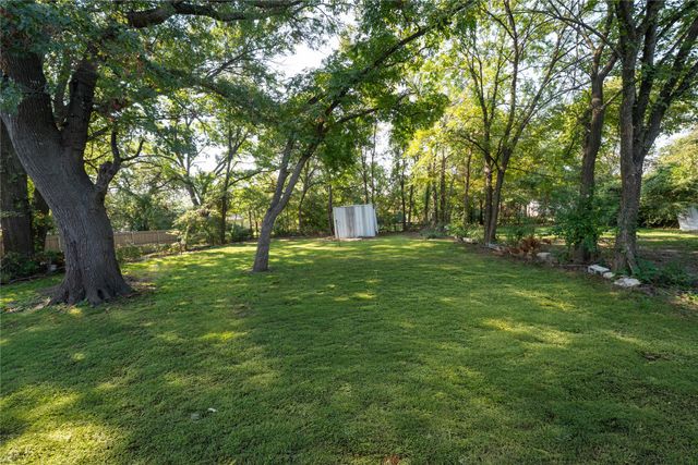 714 E 12th Street, Bonham, TX 75418