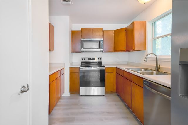 714 E 12th Street, Bonham, TX 75418