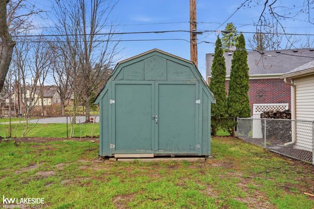 5669 Sandburn Avenue, Shelby Twp, MI 48316