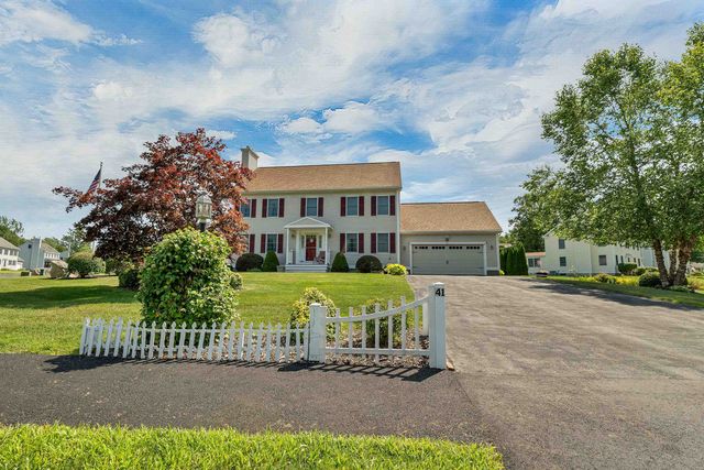 41 Viola Circle, Seabrook, NH 03847
