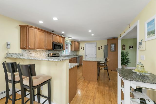 41 Viola Circle, Seabrook, NH 03847