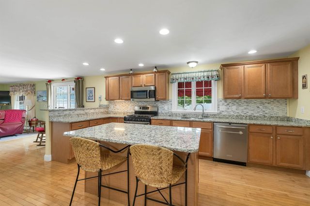 41 Viola Circle, Seabrook, NH 03847
