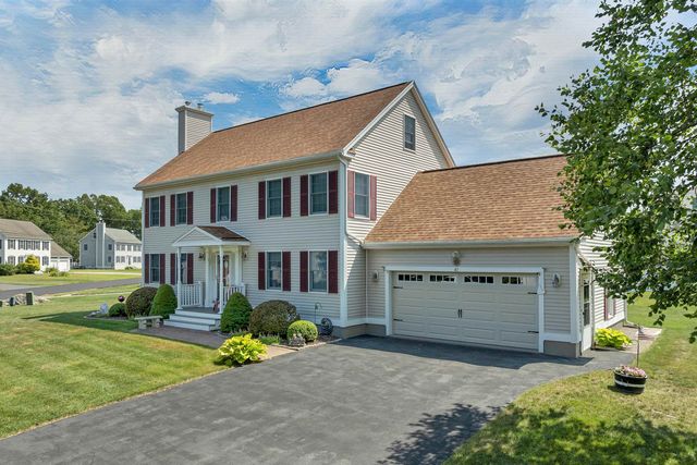 41 Viola Circle, Seabrook, NH 03847