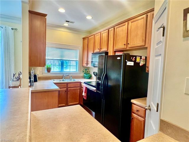 2926 Grove Park Drive, Burlington, NC 27215