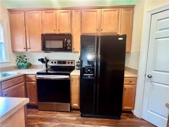 2926 Grove Park Drive, Burlington, NC 27215